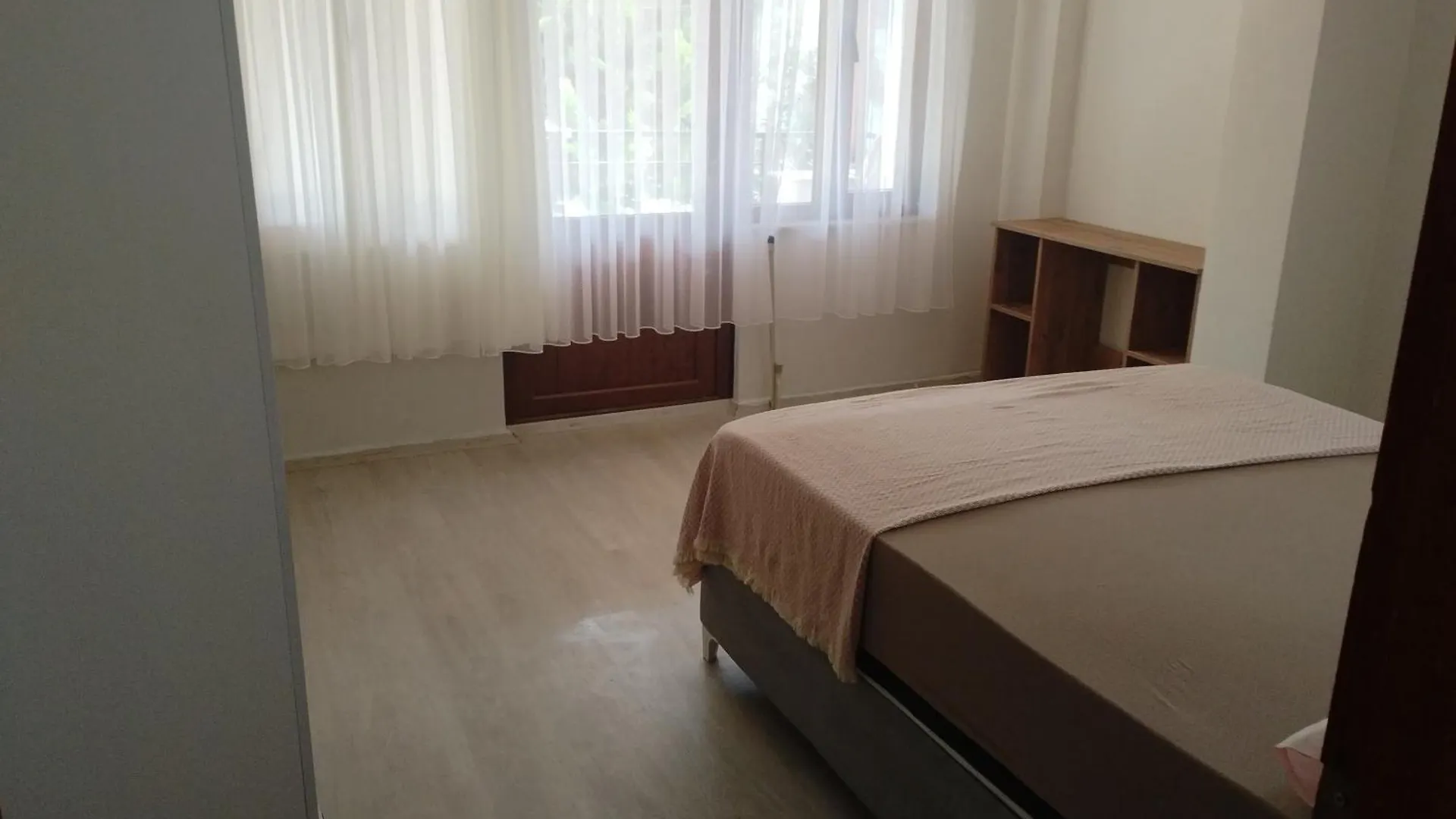 Kadinlar Denizi Plaji 100 M Bahceli Havuzlu Villa Kuşadası