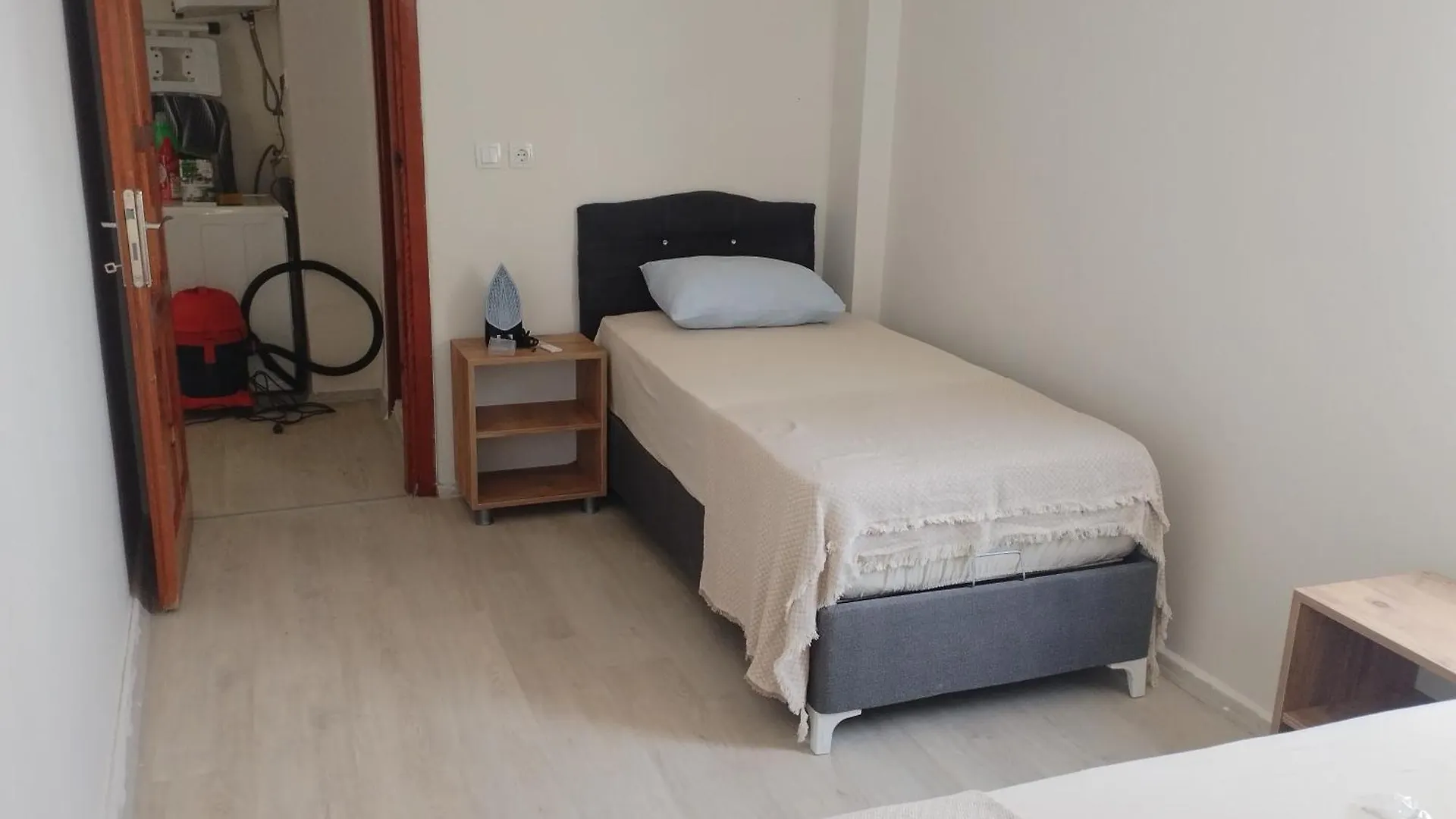 Kadinlar Denizi Plaji 100 M Bahceli Havuzlu Villa Kusadası