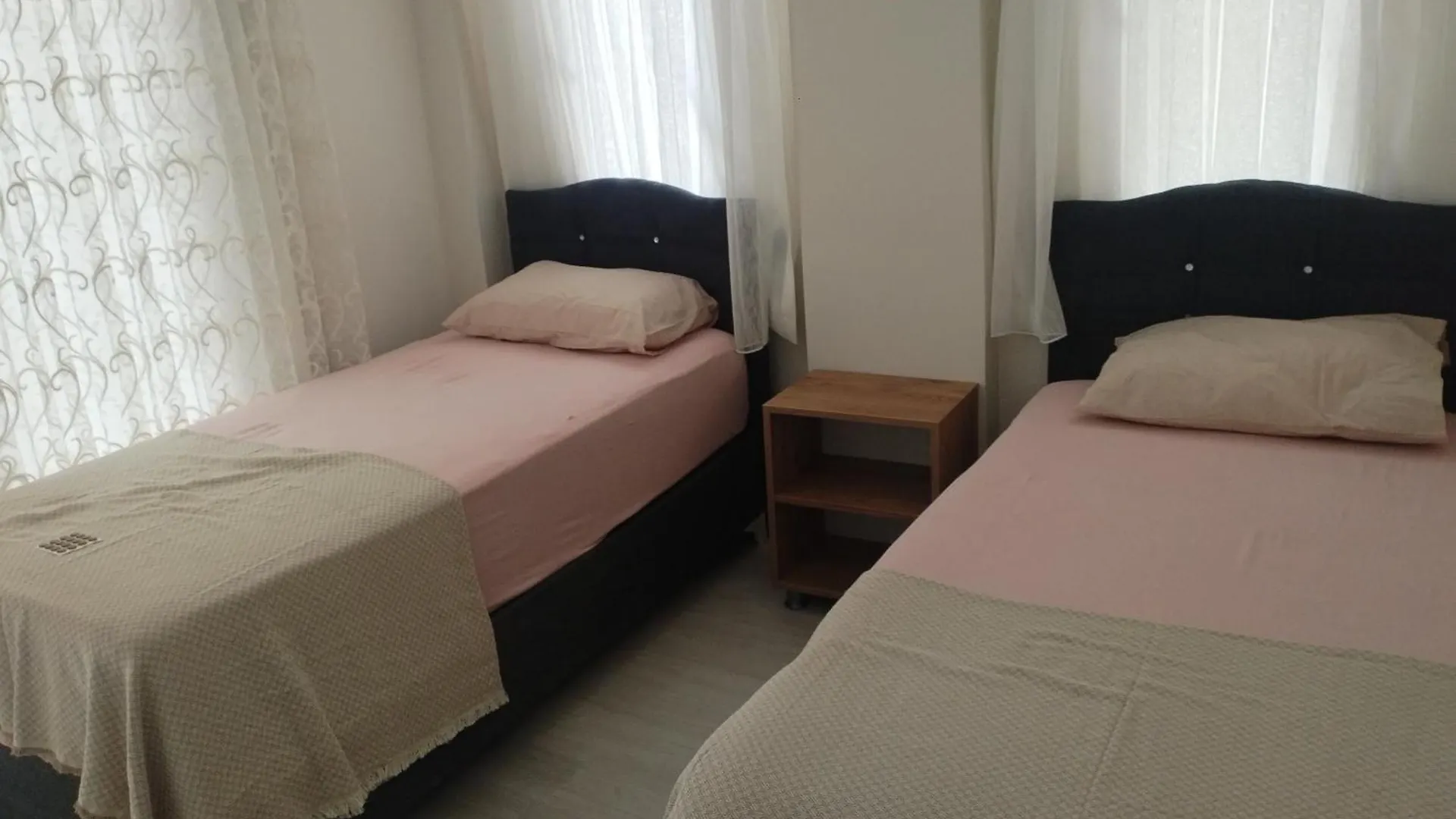 Kadinlar Denizi Plaji 100 M Bahceli Havuzlu Villa Kuşadası