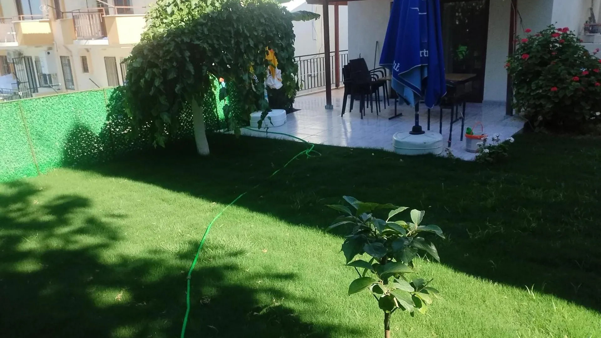 Kadinlar Denizi Plaji 100 M Bahceli Havuzlu Villa Kuşadası Turkije