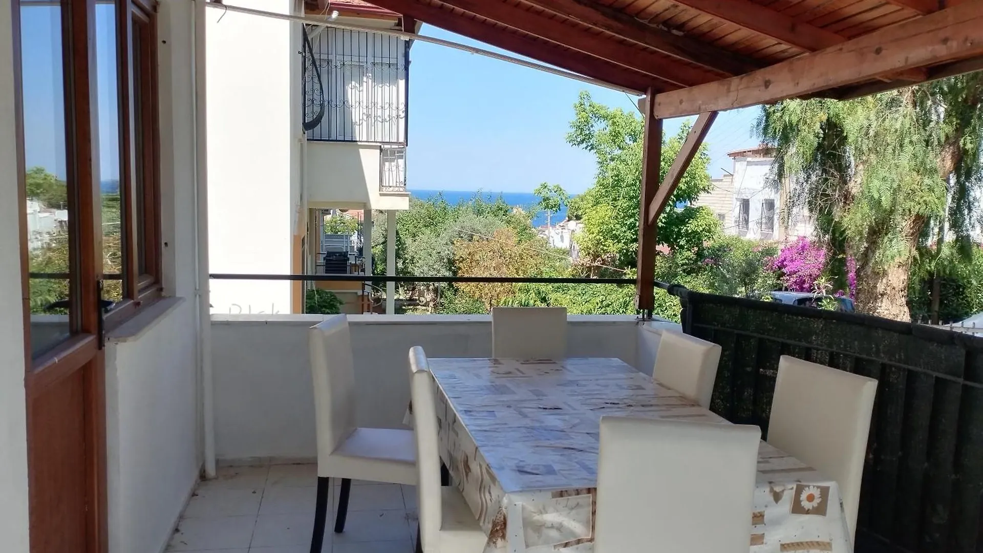 Kadinlar Denizi Plaji 100 M Bahceli Havuzlu Villa Kusadası Törökország